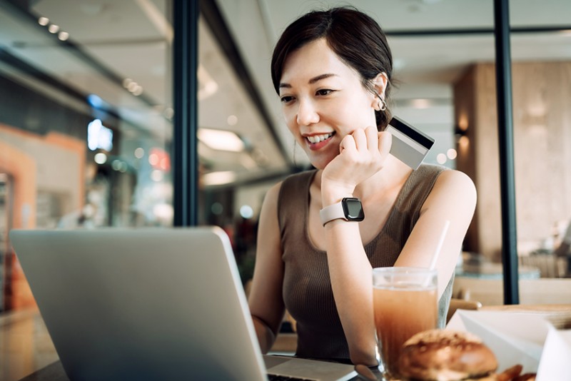 Conversational AI vs. traditional chatbots: Not the same (but both can help your CX)
